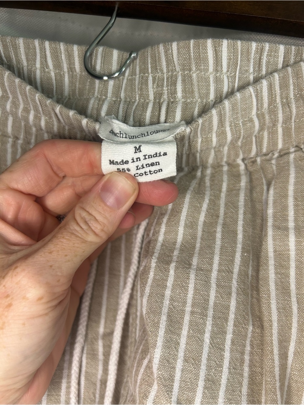 BeachLunchLounge Pair of Linen Blend Wide Leg Capri Pants - Picture 8 of 8
